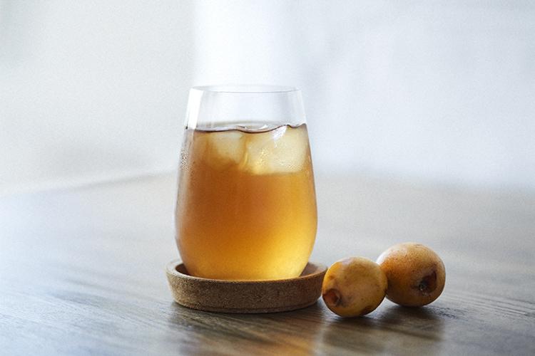 冷やして楽しむねじめびわ茶